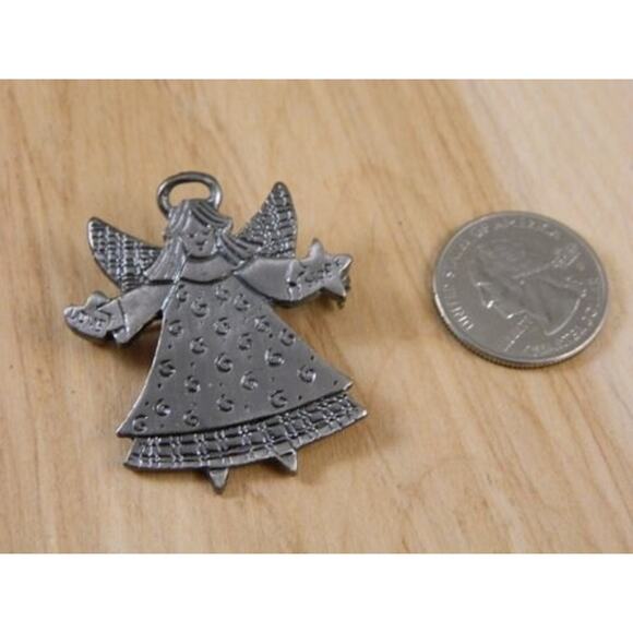 Vintage Angel Christmas Brooch, Vintage Christmas Brooch, Vintage Holiday Brooch - Picture 4 of 7